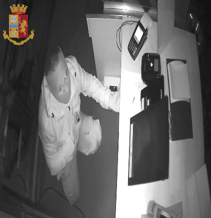 Furti nei bar del centro, arrestato un uomo