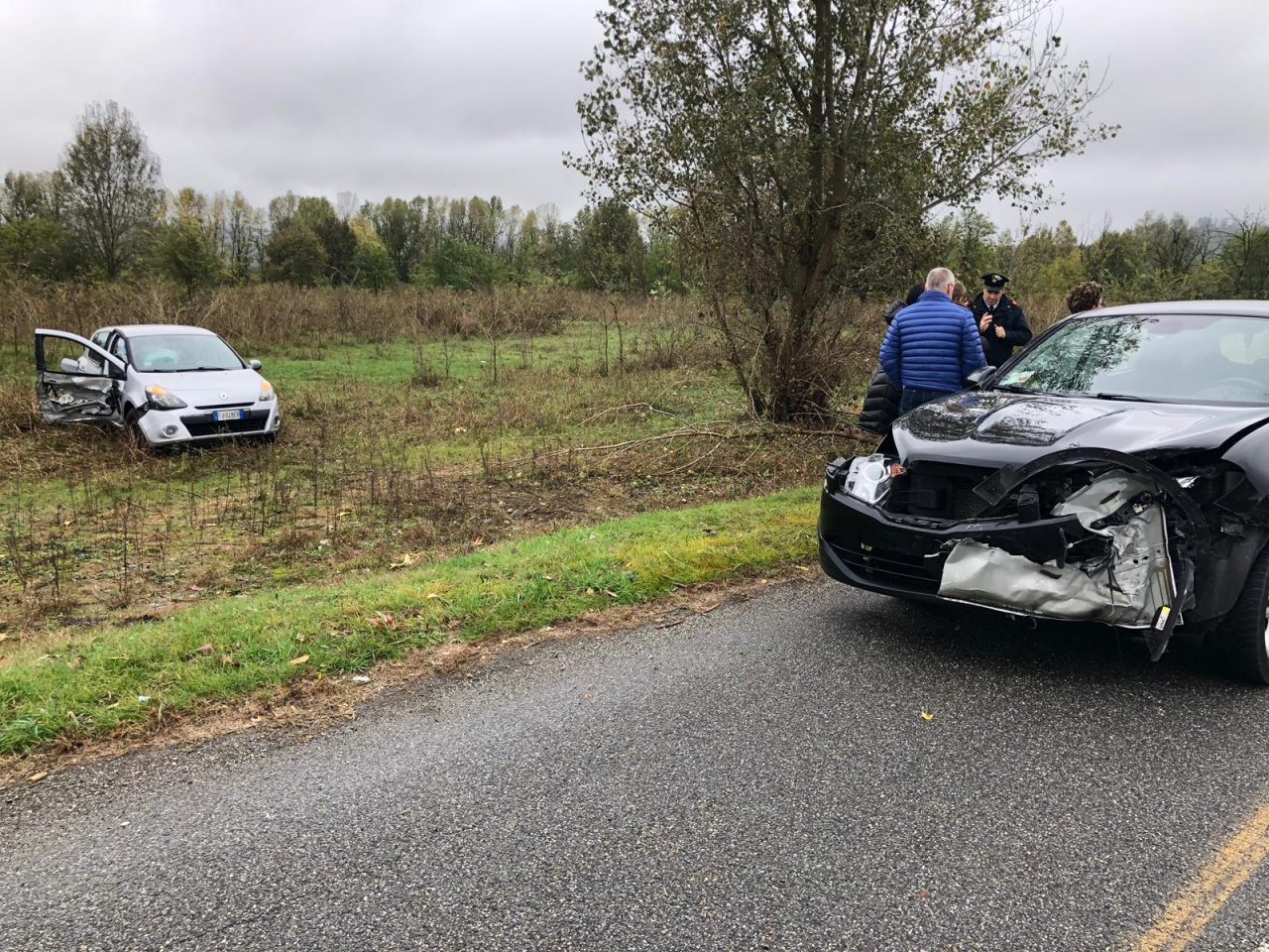Fa inversione a U e provoca un incidente frontale LE FOTO