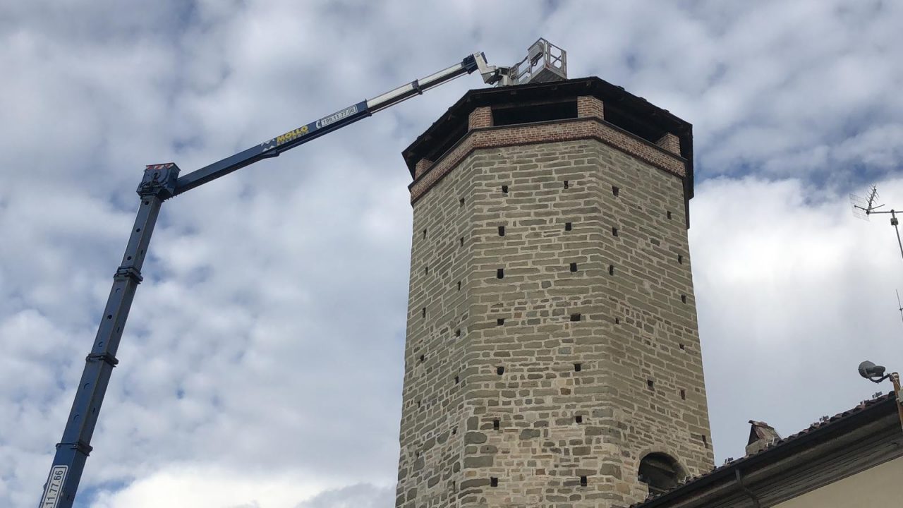 Pioggia e vento scoperchiano la Torre Ottagonale… e i danni li paga il Comune