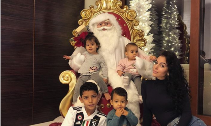 Natale solidale in casa Cristiano Ronaldo CR7, Georgina fa spese da Adisco