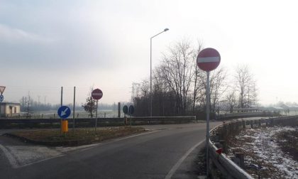 Rubati i cartelli in via Stefanat, la polemica del sindaco
