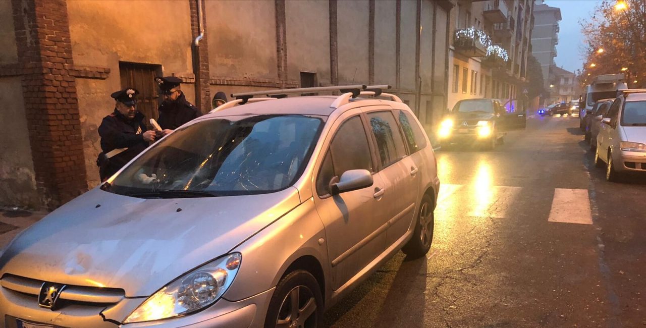 Pedone investito sul viale di Chivasso, traffico deviato per i rilievi