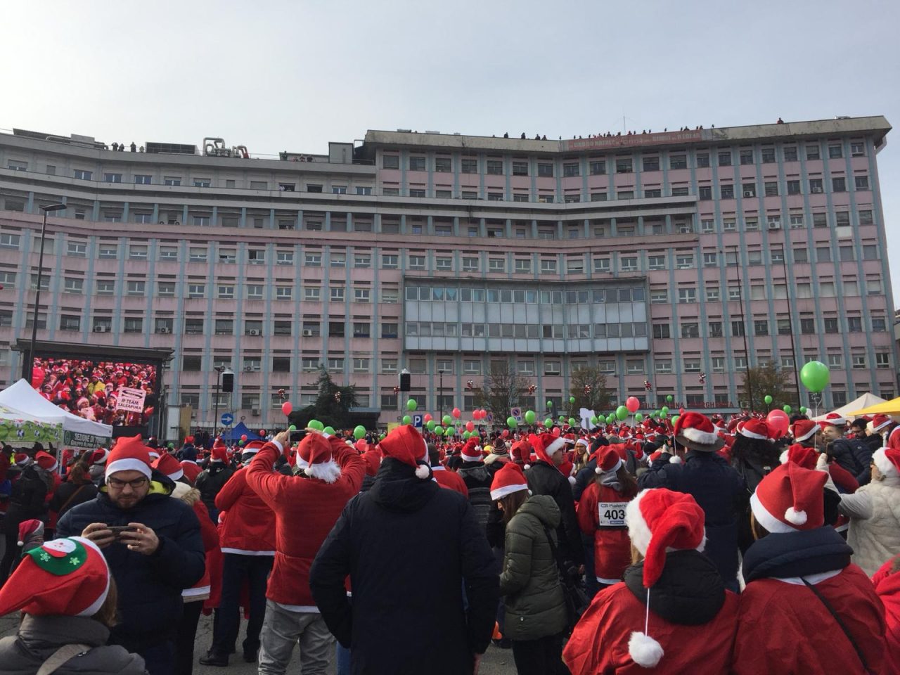 Babbi Natale al Regina Margherita, erano 20mila LE FOTO