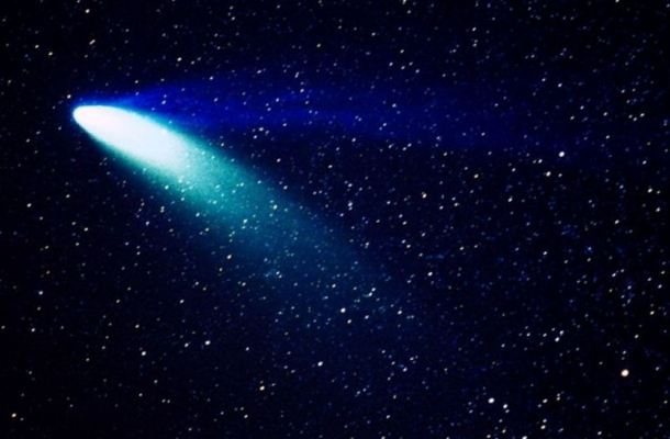 Occhi puntati all’insù per la “cometa di Natale”