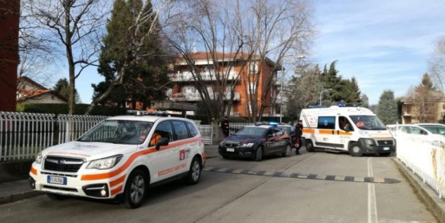 Omicidio a Natale, uccide la madre e tenta in suicidio