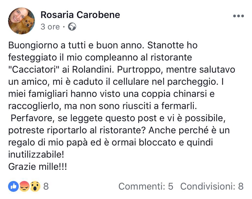 Perde il cellulare e vede una coppia raccoglierlo e portarlo via: “Ridatemelo, è un regalo di mio papà”