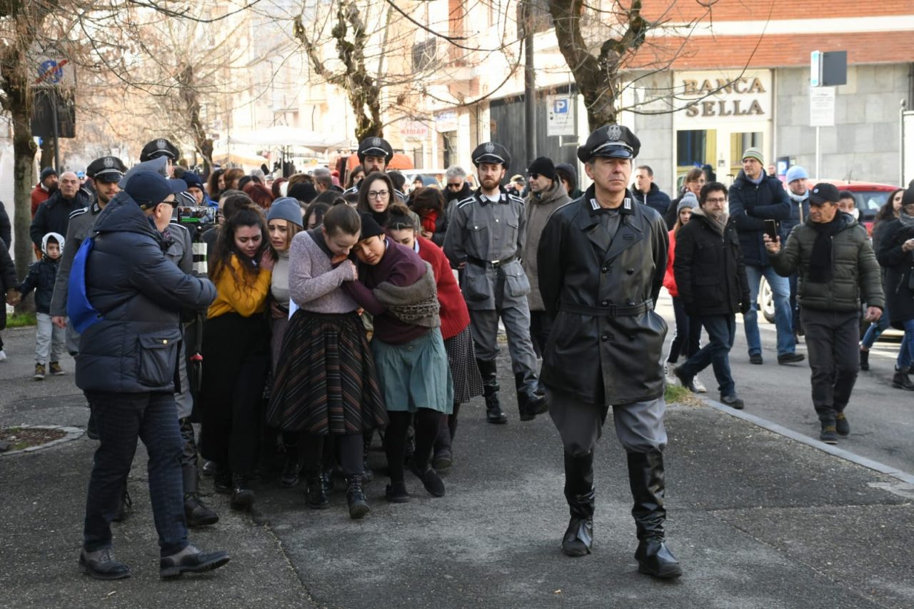 Rievocazione choc tra la gente della Shoah LE FOTO