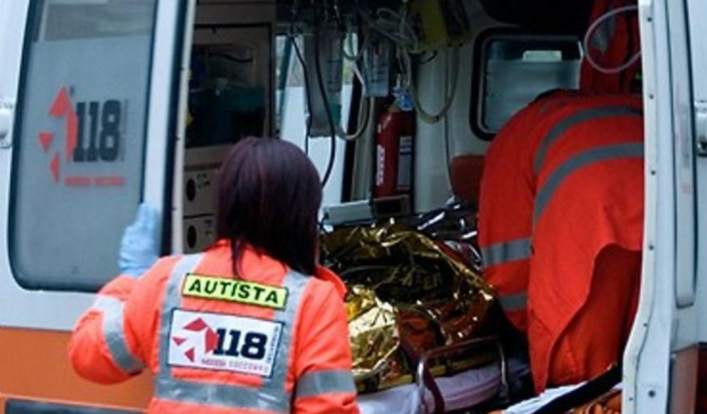 Terribile incidente stradale, una suora è morta schiacciata dalla sua auto
