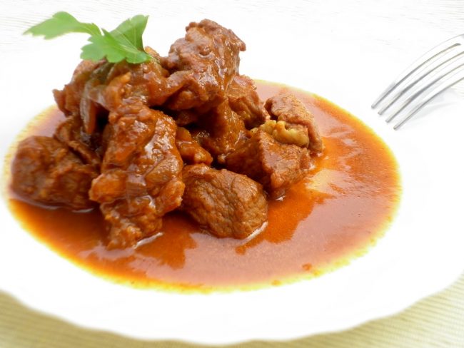 Ladri buongustai, dopo il furto mangiano lo spezzatino