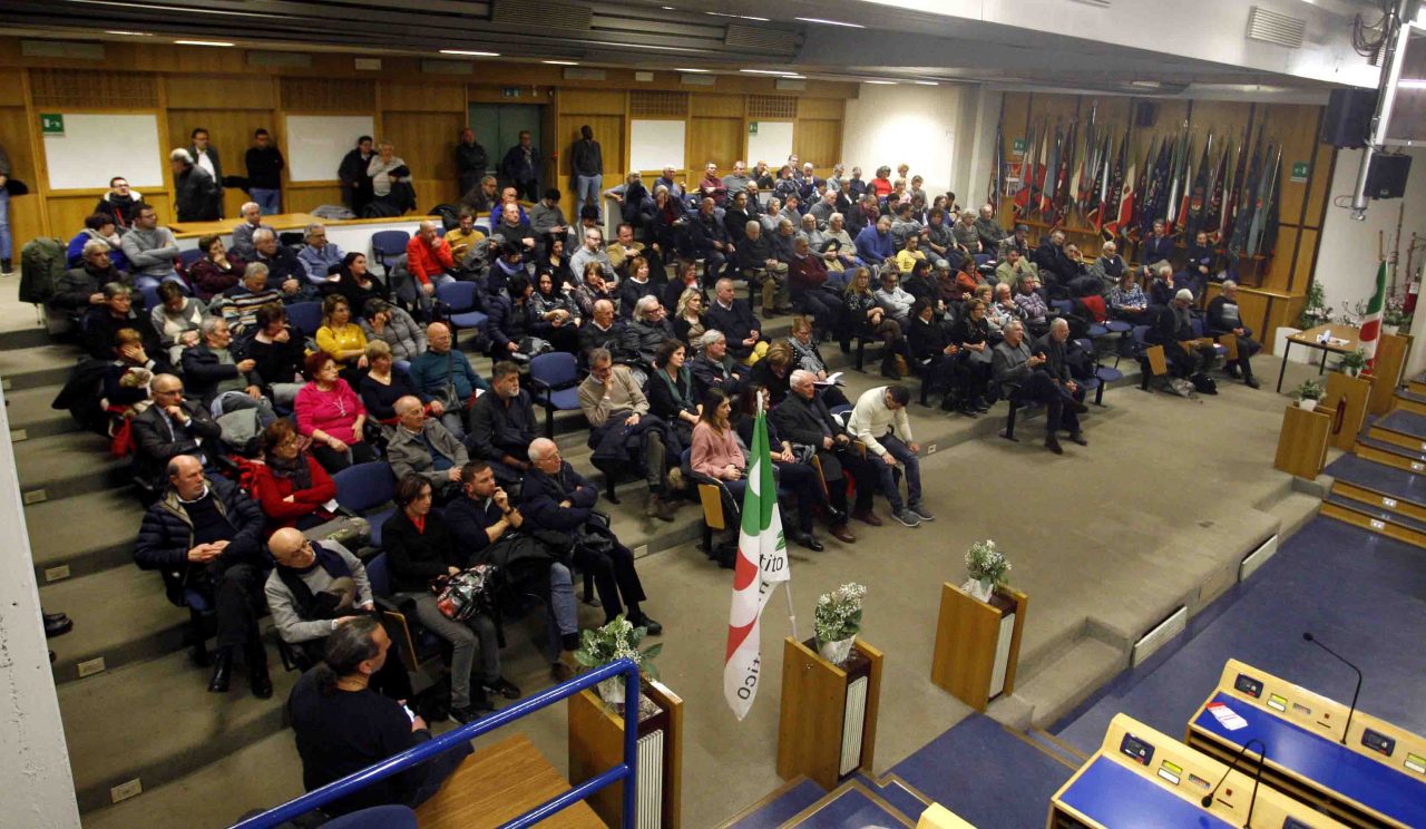Elena Piastra, sala gremita di sostenitori per la presentazione della lista PD di Settimo