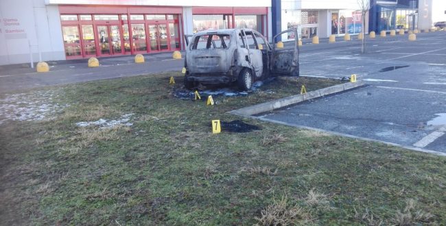 Dà fuoco all’auto con l’ex a bordo LA VITTIMA