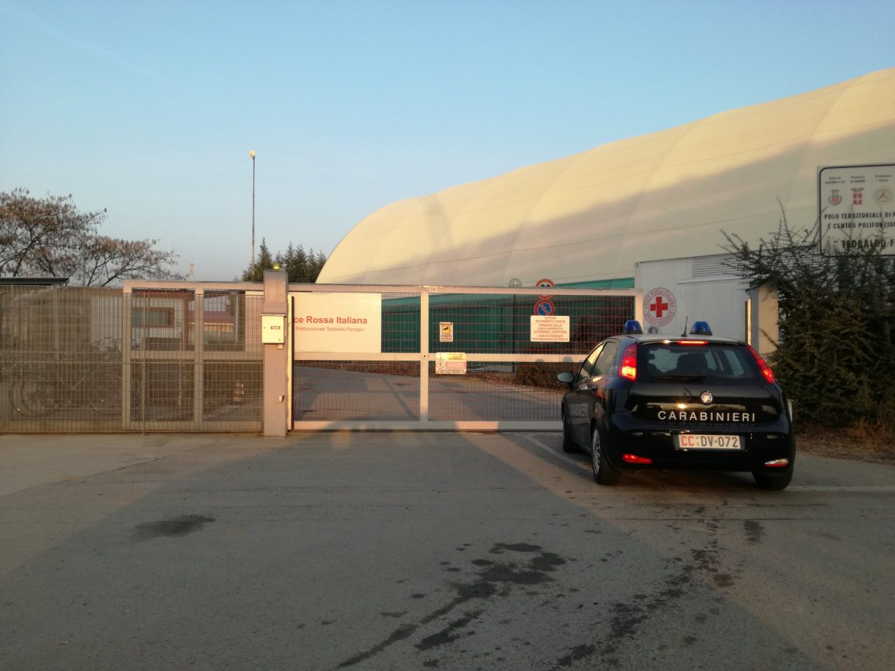 Incendio al Fenoglio di Settimo, nessun ferito al centro migranti