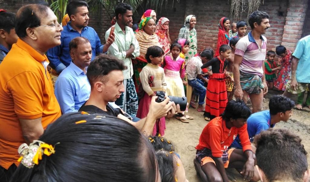Da San Mauro al Bangladesh, l’avventura del giornalista Luca Schilirò – IL VIDEO