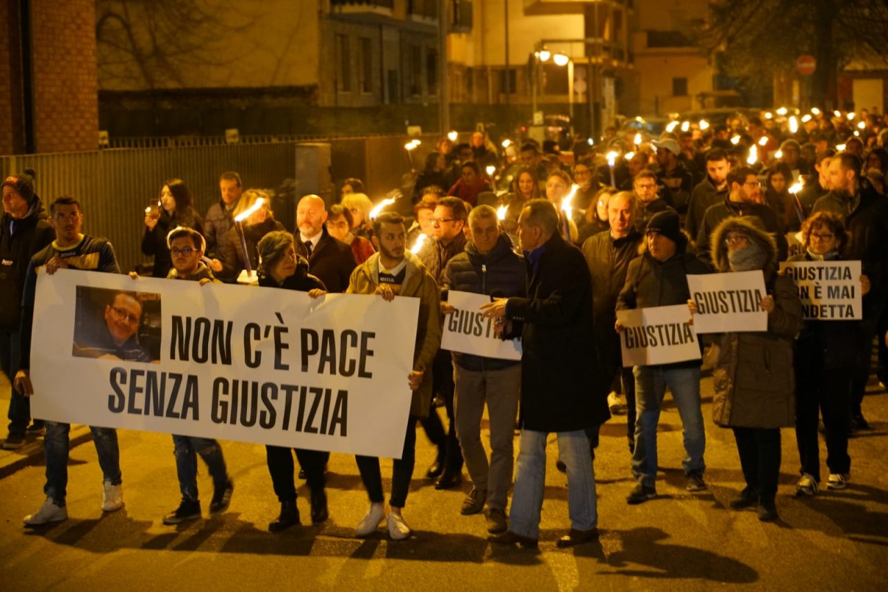 Omicidio Gugliotta, la moglie: "Hanno ucciso per la seconda volta mio marito". E' questa la reazione della donna dopo la lettura della sentenza oggi, mercoledì 20 marzo.