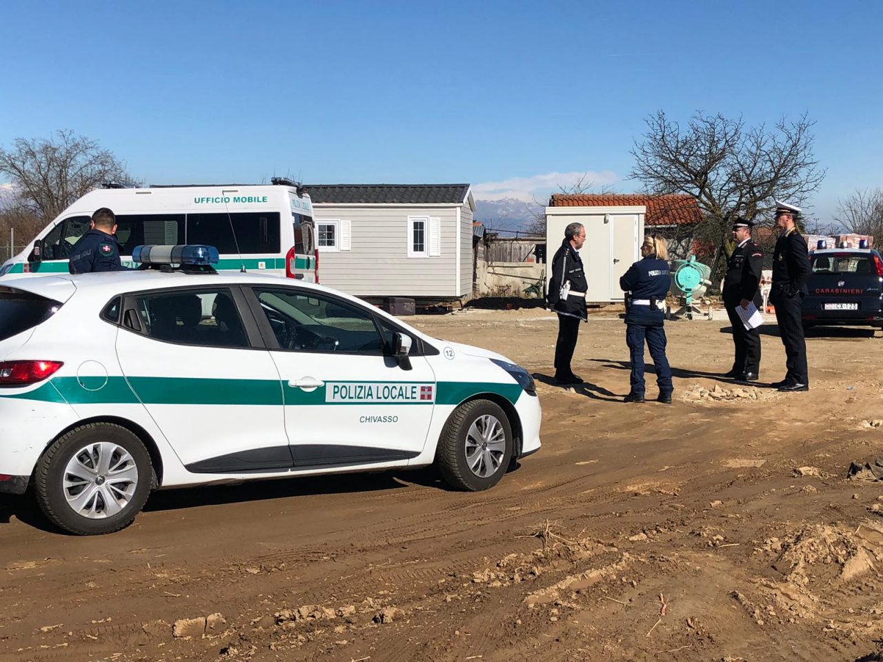 Blitz nel campo nomadi, il Comune blocca tutti i lavori