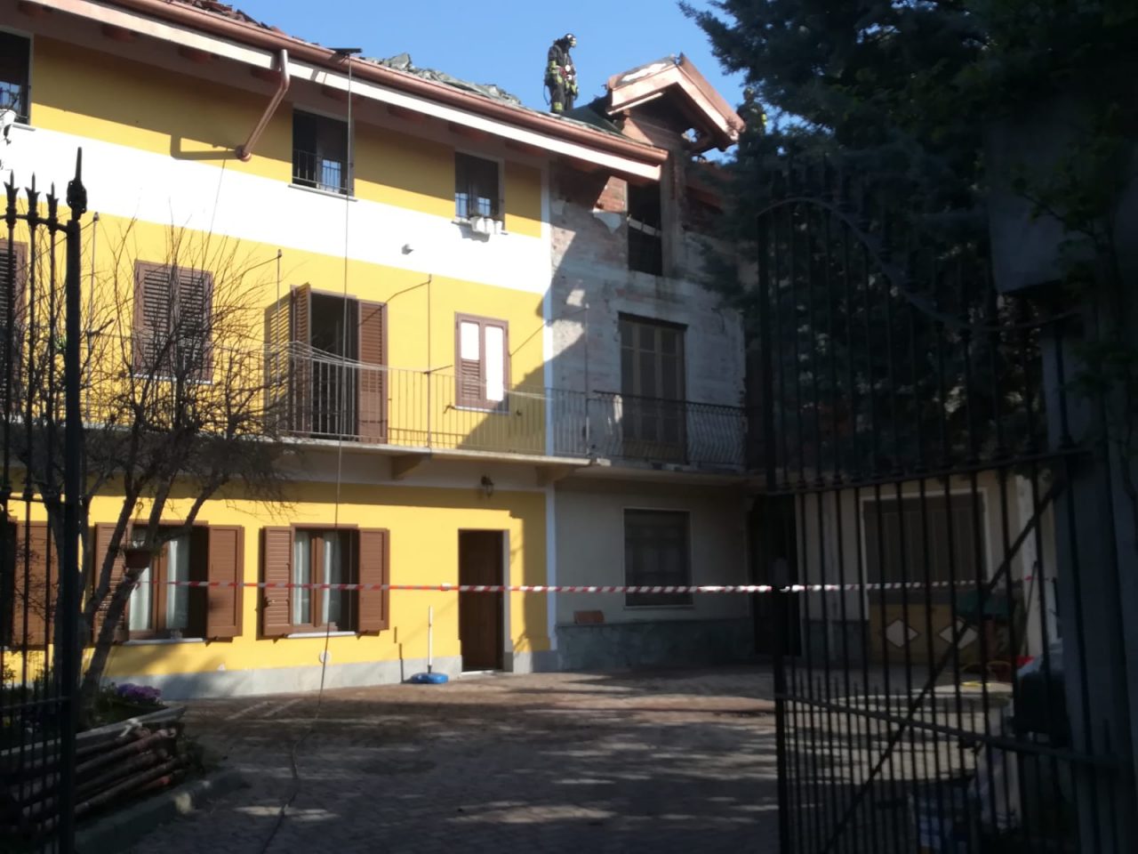 Incendio in una casa in centro: nuovo intervento dei vigili del fuoco