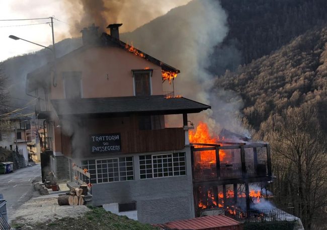 Incendio nella storica Trattoria dei passeggeri