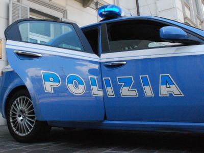 Furto a scuola, cittadino modello fa arrestare i ladri