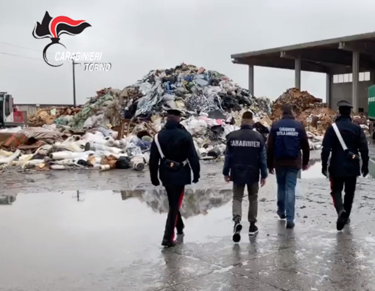 500 tonnellate di rifiuti stoccate illecitamente, due denunce FOTO E VIDEO