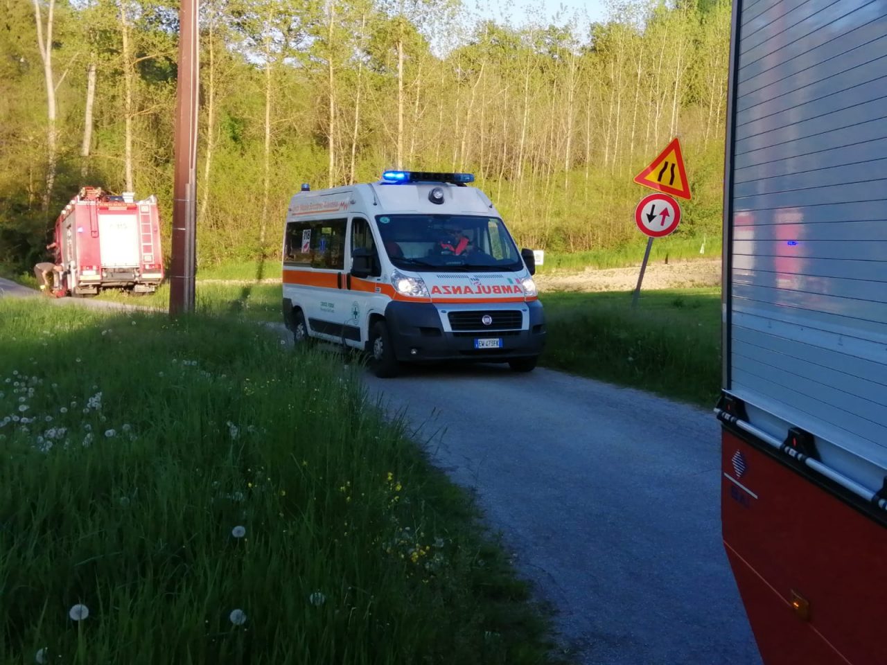 Malore in casa: salvato da 118 e Vigili del Fuoco