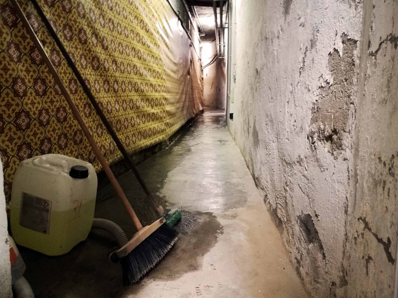 Famulato allagato: un torrente nei sotterranei