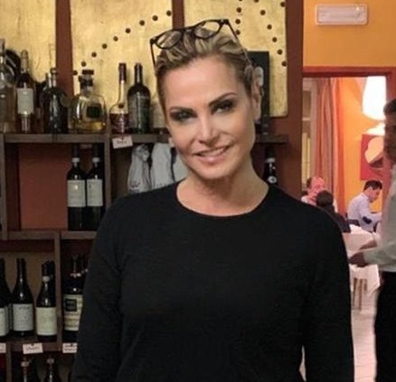Simona Ventura a cena con gli amici a Chivasso LE FOTO