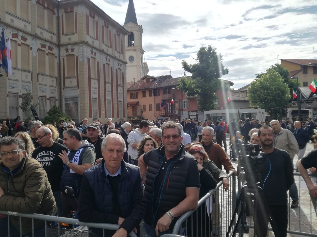 Matteo Salvini in piazza a Settimo FOTO e VIDEO
