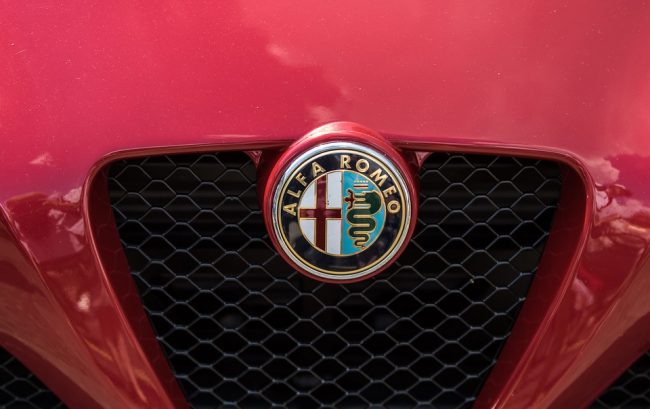 Alfa Romeo richiama auto in Europa: potrebbero accelerare da sole