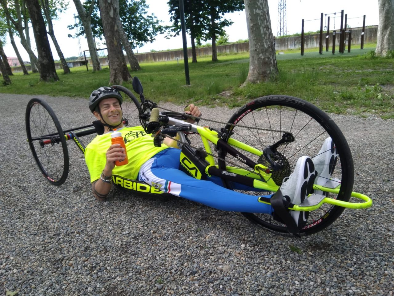 Partecipa alla tappa di Chivasso del Giro d’Italia con la handbike