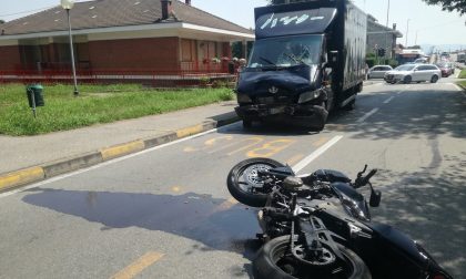 Ennesimo incidente stradale tra veicolo e moto in corso Piemonte a Settimo