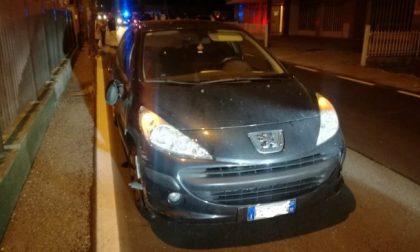Ragazza a passeggio investita da un'auto, è grave