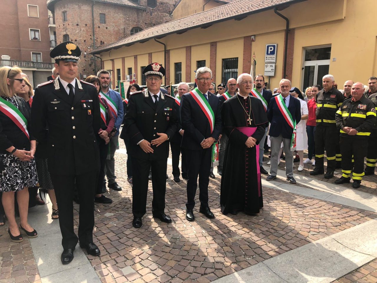 Chivasso dona la cittadinanza onoraria ai Carabinieri FOTO E VIDEO