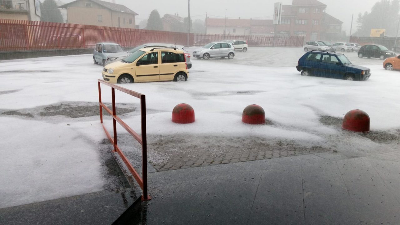 Maltempo sul territorio: acqua e grandine allagano le strade