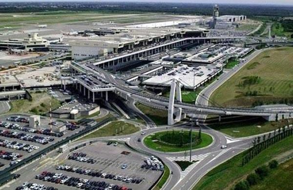 Tragedie in aeroporto, due morti in poche ore
