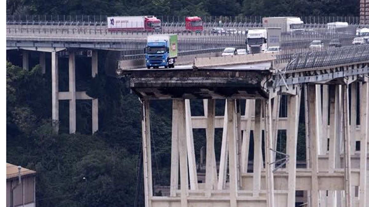 Ponte Morandi, bandiere a mezz’asta per il primo anniversario