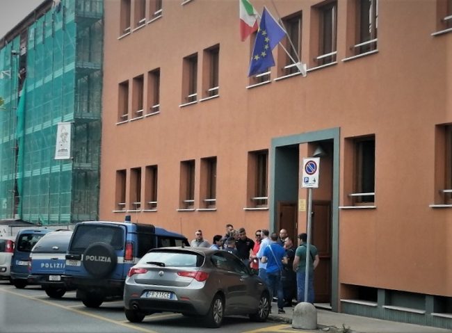 Allarme bomba in Procura: artificieri in azione
