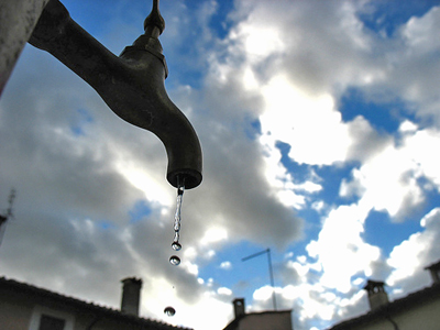 C’è poca acqua, un’ordinanza fissa gli orari e i modi di utilizzo