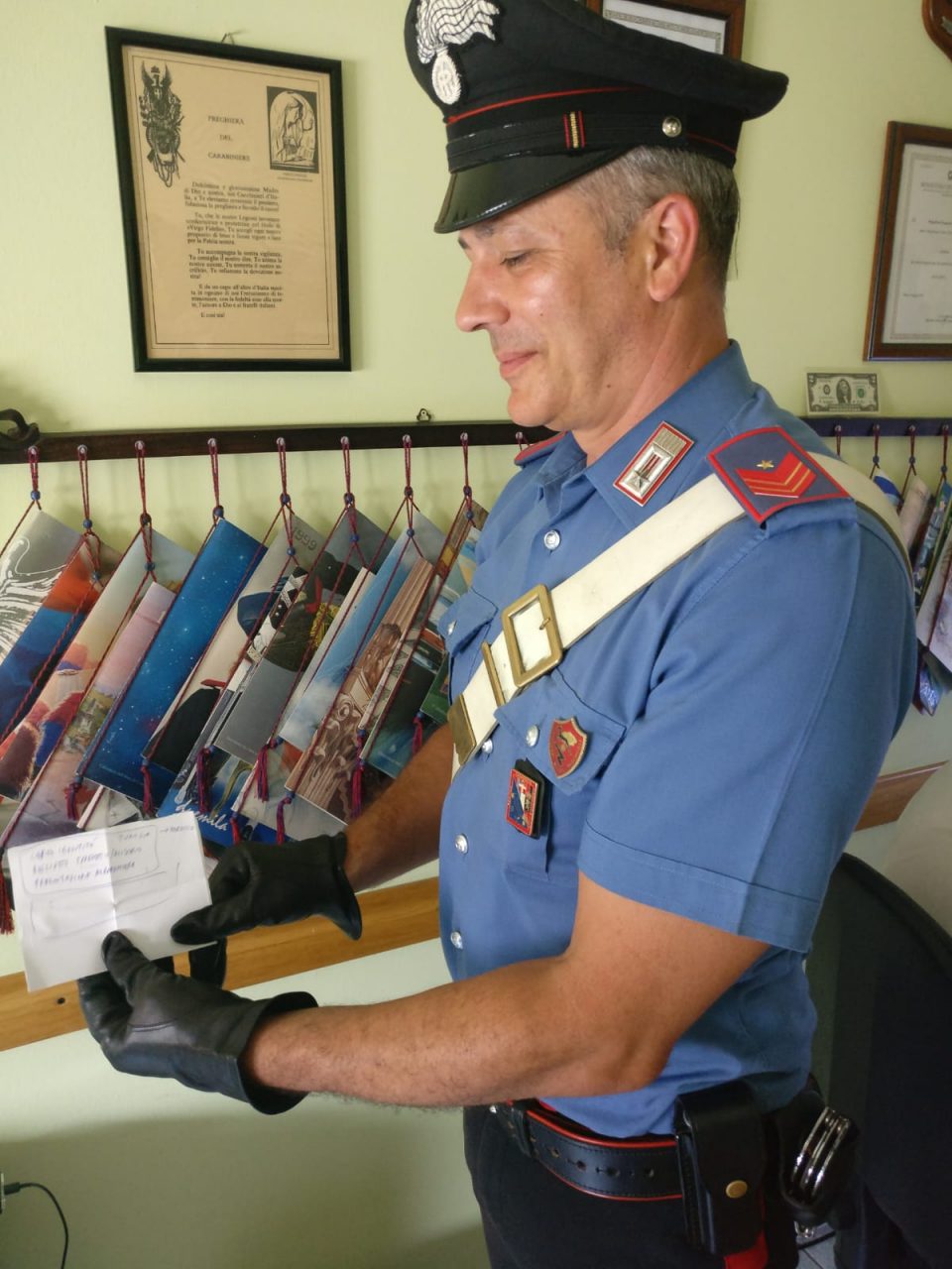 Omicida-scrittore interrogato in caserma a Chivasso FOTO E VIDEO