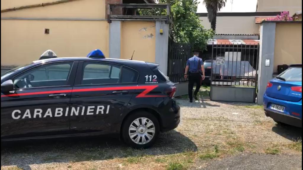 Marito e moglie trovati ormai decomposti in casa
