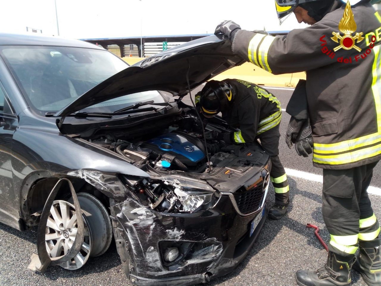 Auto contro new jersey lungo l’autostrada A4, disagi al traffico