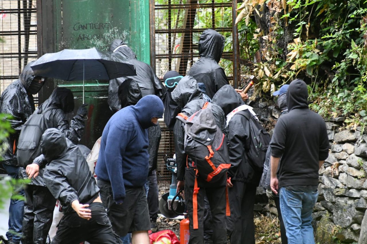 No Tav, l’attacco al cantiere IL VIDEO ESCLUSIVO