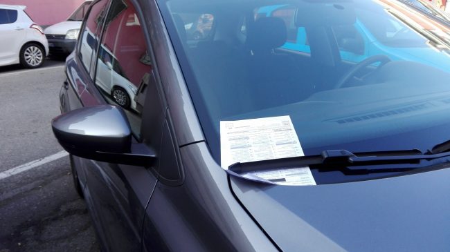 Scoppia il caso multe a Rodallo: sanzioni a chi parcheggia in divieto