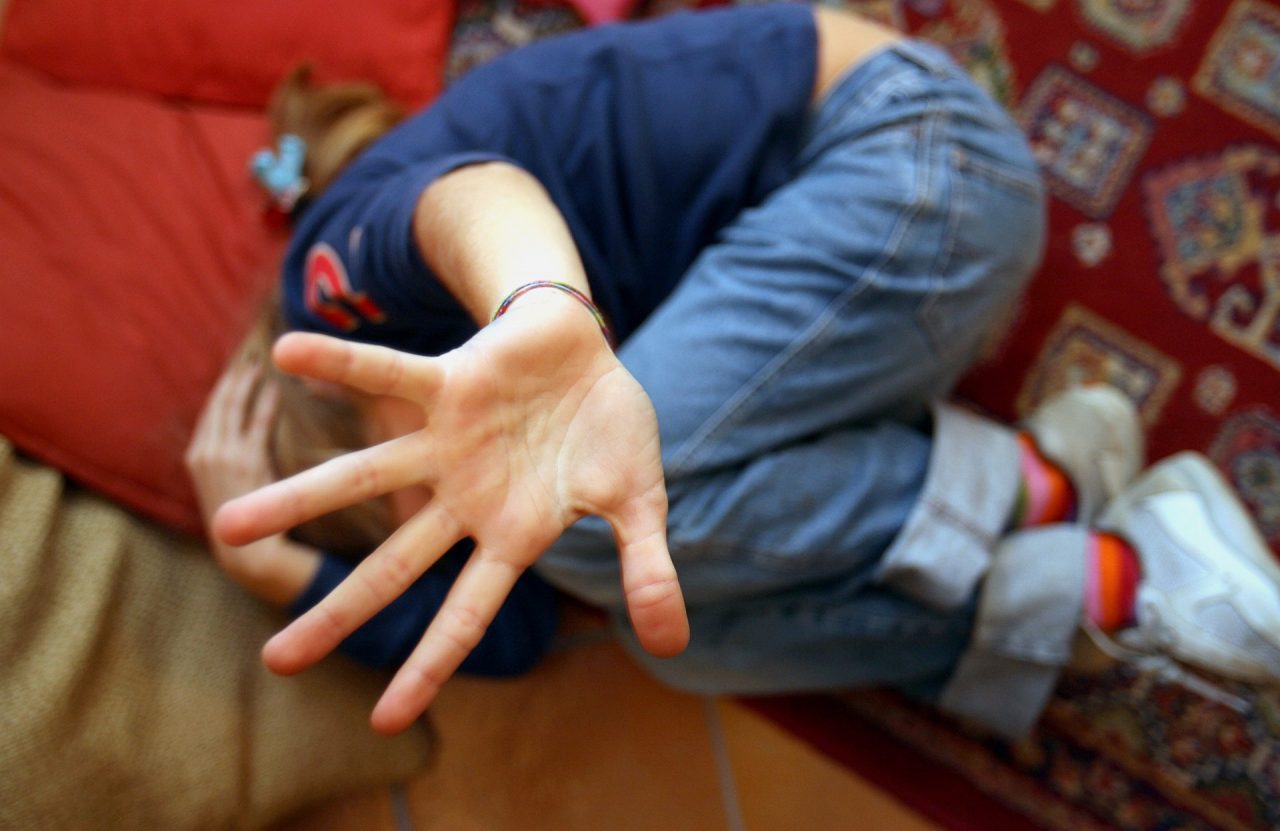 A 11 anni vogliono strapparlo via dalla sua mamma