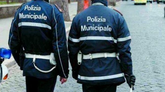 Controlli della municipale, 13 violazioni igieniche nei locali