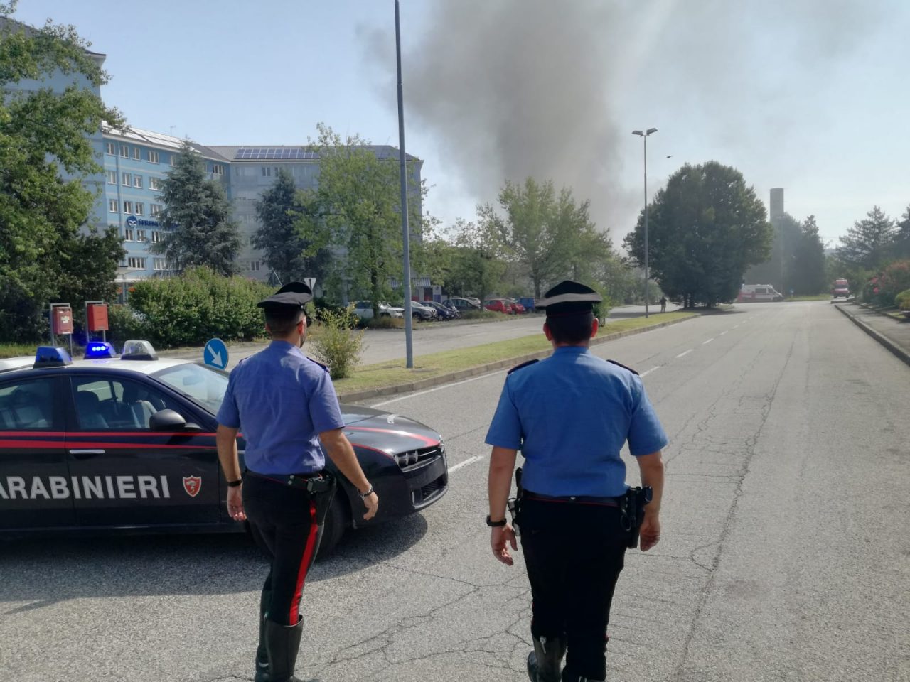 Incendio in un capannone a San Mauro nella zona Pescarito IL VIDEO