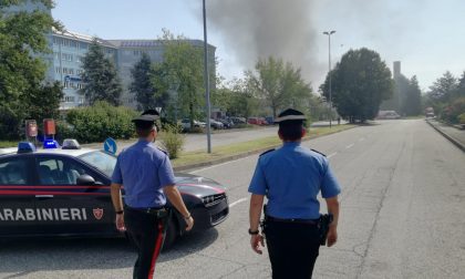 Incendio in un capannone a San Mauro nella zona Pescarito IL VIDEO
