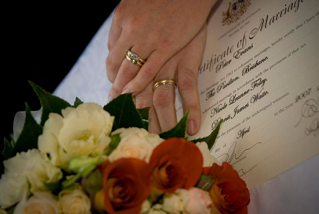 Regole matrimoni 2021, distanziamento e buffet solo se monodose