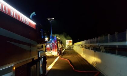 Incendio camion in autostrada: chiusa la A4