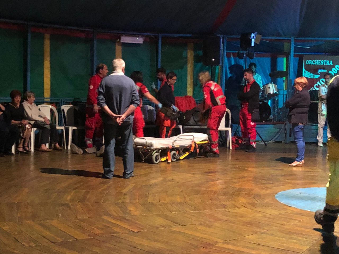 Uomo colto da malore durante la festa a Cavagnolo