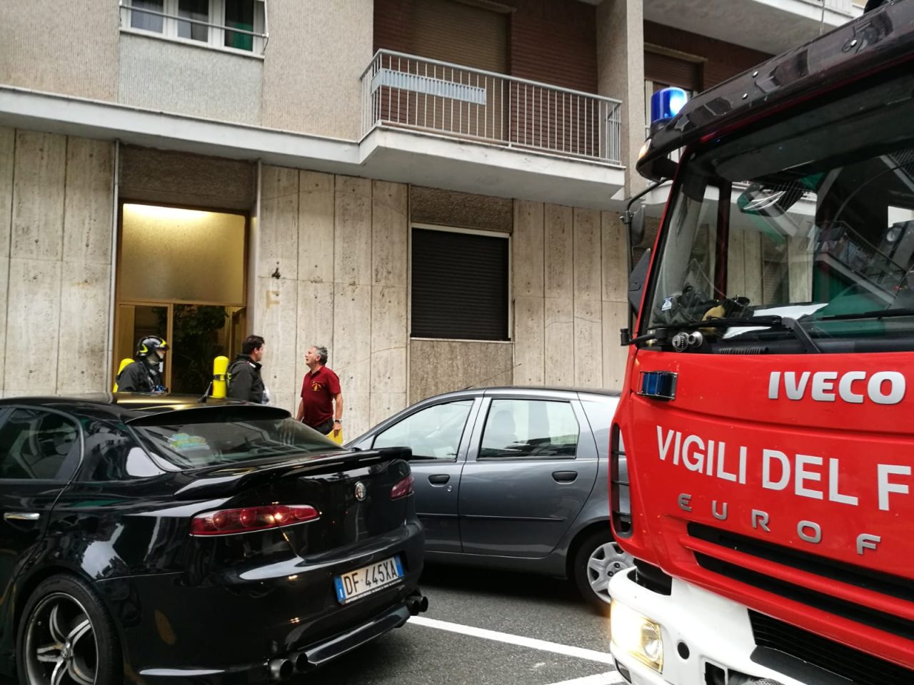 fumo dal balcone villaggio Olimpia